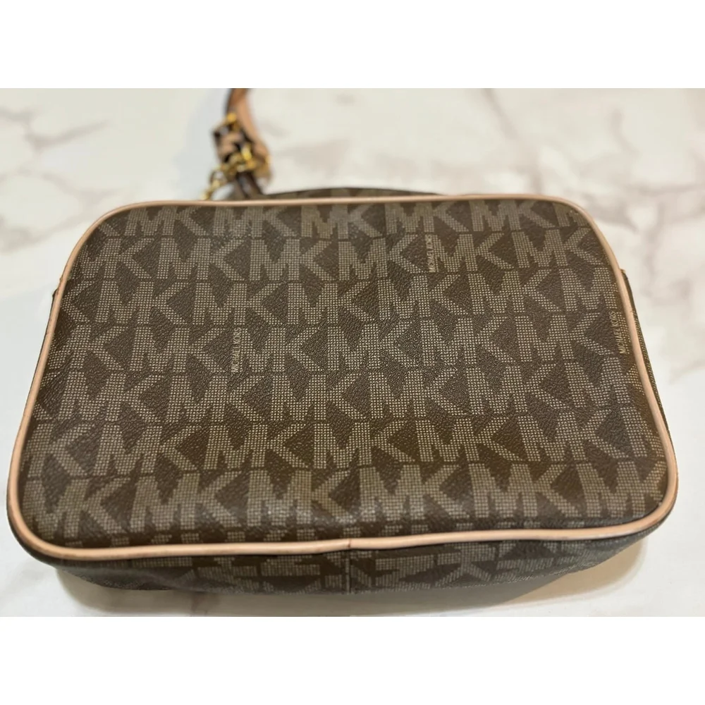 Michael Kors Jet Set bag - Picture 4 of 6